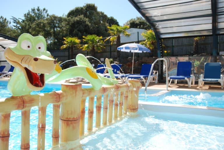 pataugeoire et jacuzzi du camping