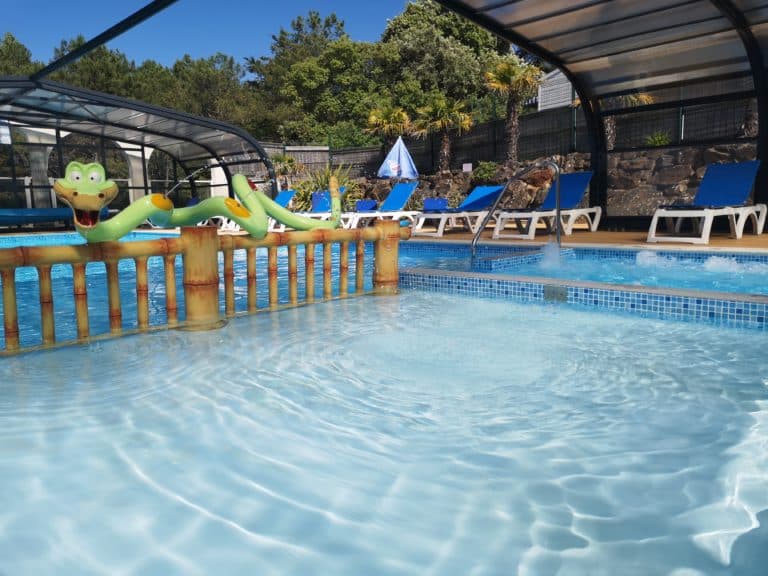 Pataugeoire pour les enfants dans notre camping à Longeville-sur-Mer en Vendée.